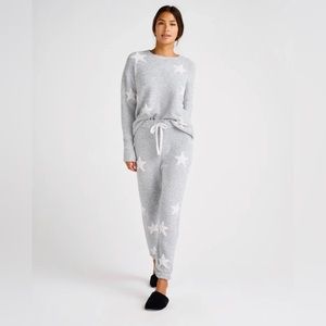 Brand New Splendid Fuzzy 2 Piece Lounge Pajama Set  Grey White Star Size M
